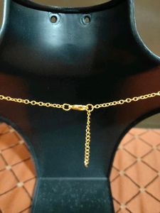 Dangling Pearl Necklace