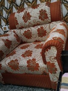 5 Seater Floral Pattern Sofa