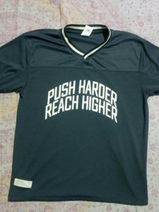 I'm Selling My Baggy T-Shirt