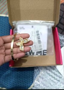 Hand Accessory