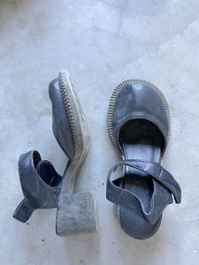 Vintage Style Black Sandals