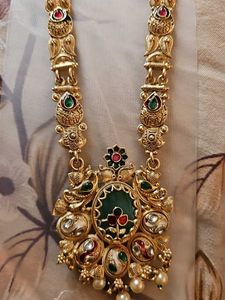 Elegant Gold-Toned Necklace