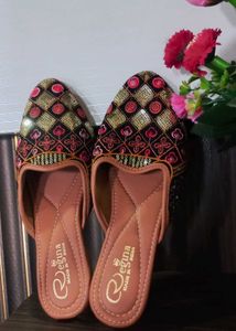 Ethnic Mojari Flats