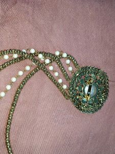 Elegant Kundan &amp; Pearl Dress Chain Accessory