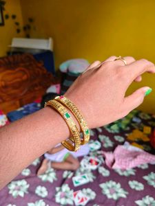 Beautiful bangles 2.4 like real gold with stone