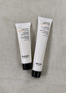 Minimalist 10ml sunscreen and 20ml shampoo combo