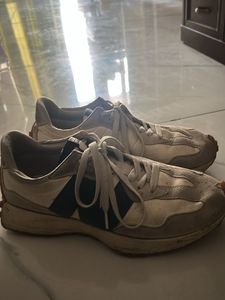 New Balance 327 Sneakers