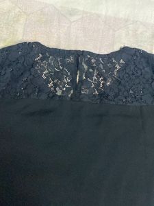 Round Neck Netted Half Slv Top