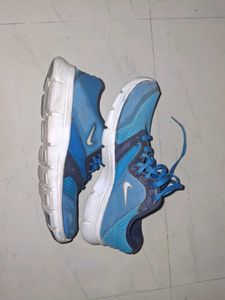 Nike Blue Sports Shoes 8/10 condition will look ne