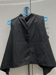 Black Sleeveless Top