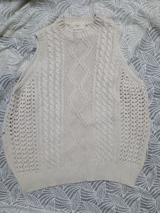 Cable Knit Split Hem round Collared Vest Sweater
