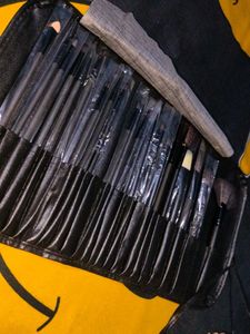 Make-up Brush Professionally