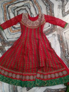 Red &amp; Green Embroidered Kurta