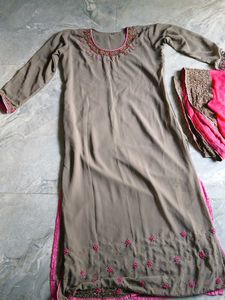Womans Pretty Stone Kurta Set With Shall
