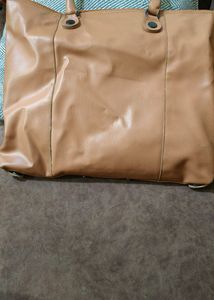 Benton Bag Easy To Carry Light Weight Only 2 Time Used Very Good Condition