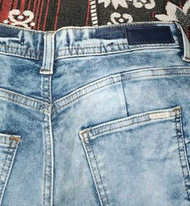 Embroidered Floral Detail Jeans