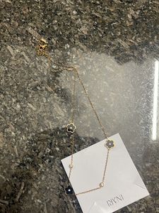 INARI MINIMALIST EVERYDAY NECK PIECE
