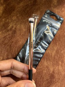 Nykaa Eyeshadow Application Brush