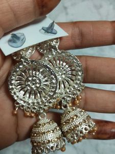 Earings