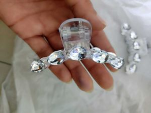Korean Diamond Clutcher