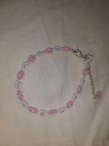 Pink & White Beaded Daisy Bracelet🩷🤍