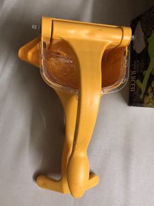 Portable Hand Juicer