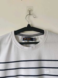 Stylish Men&#39;s Striped T-Shirt