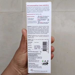 10% KUMKUMADI DAY CREAM WITH SPF 20