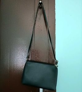Beautiful Black Sling Bag 🖤✨