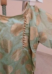 Elegant Green &amp; Gold Kurta