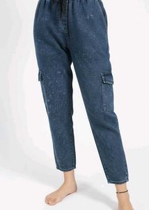 Patterned Grey Tunic Top and Cargo jeans