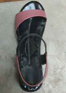 Women&#39;s Sparx Pink &amp; Black Sandals