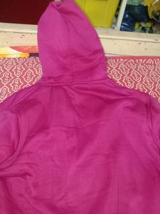 NdSelling A Beautiful Rani Pink Huddies😍 come