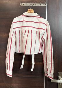 H&amp;M Tie-Front Cropped Shirt