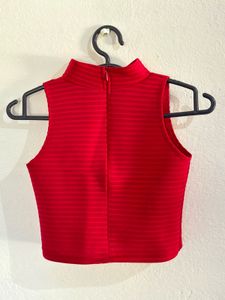 Chic Red Ribbed Sleeveless High-Neck Crop Top