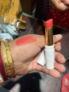 My Glamm Lit Creamy matte lipstick