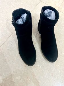 Classy Low Heel Black Boots