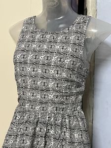 Forever21 Branded Patterned Sleeveless Dress