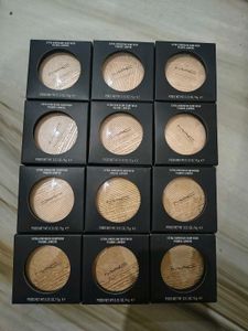 1 Peice MAC Extra Dimension Skinfinish Highlighter