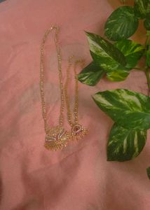 Elegant Gold-Tone Necklace