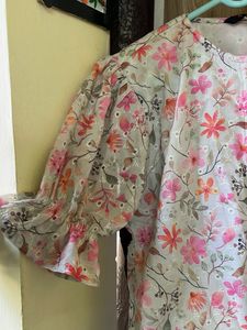 Very Pretty Floral Top