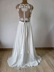 Elegant White Lace Wedding Dress