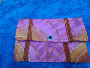 Bandhani Clutch with Mirror Details