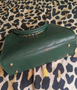 Chic Green Handbag