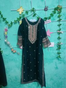Elegant Green Embroidered Kurta