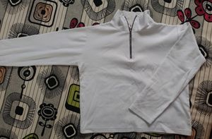 White Crop Top 🤍