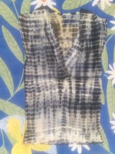 Tie-Dye V-Neck Sleeveless Top