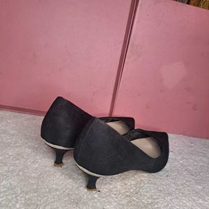 Zara Basic Black Heels