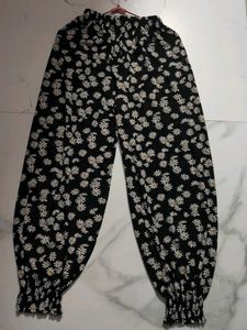 Daisy Print Joggers