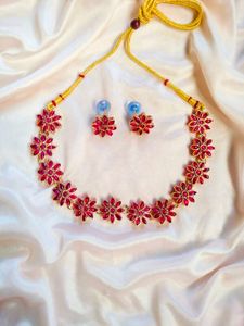 Floral Necklace Set